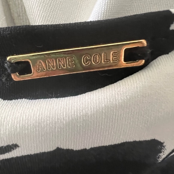 Twist Front Underwire Tankini Swim Top - Picture 2 of 7